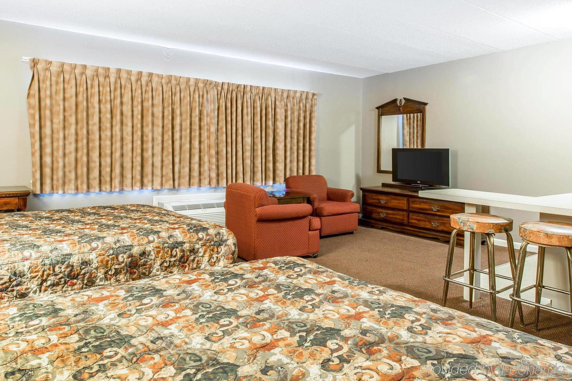 Econo Lodge Inn & Suites Groton Exterior foto