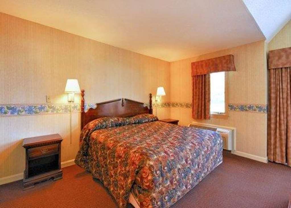 Econo Lodge Inn & Suites Groton Habitación foto