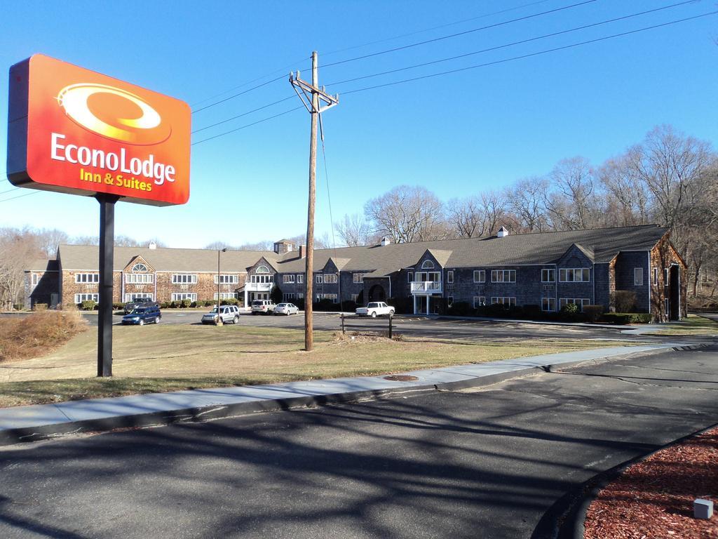 Econo Lodge Inn & Suites Groton Exterior foto